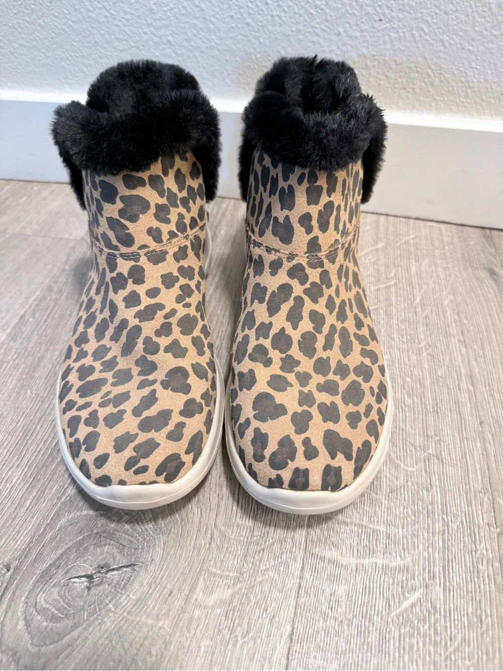 Skechers women slip